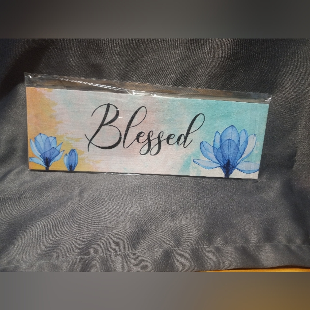 🏷3/$15 Wooden "Blessed" home decor picture.